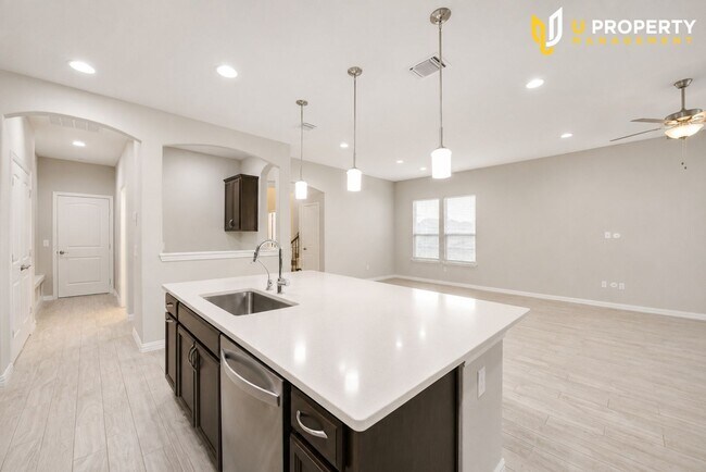 Building Photo - 4509 Expedition Dr