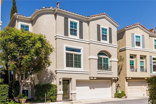 Building Photo - 225 Montana Del Lago Dr