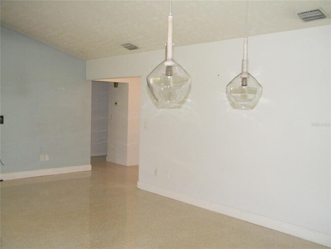 Building Photo - 1060 Jesse Ave