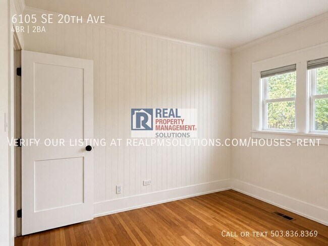 Building Photo - 6105 SE 20th Ave
