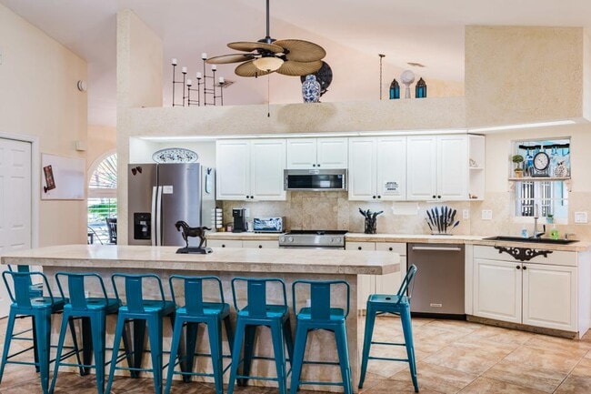 Building Photo - 2310 SW 53rd St