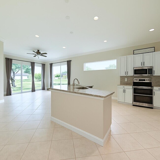 Building Photo - 2394 Kemps Bay