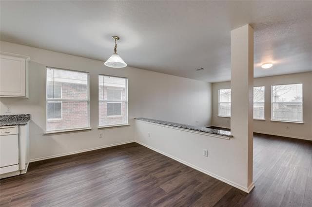 Building Photo - 2946 Midbury Dr