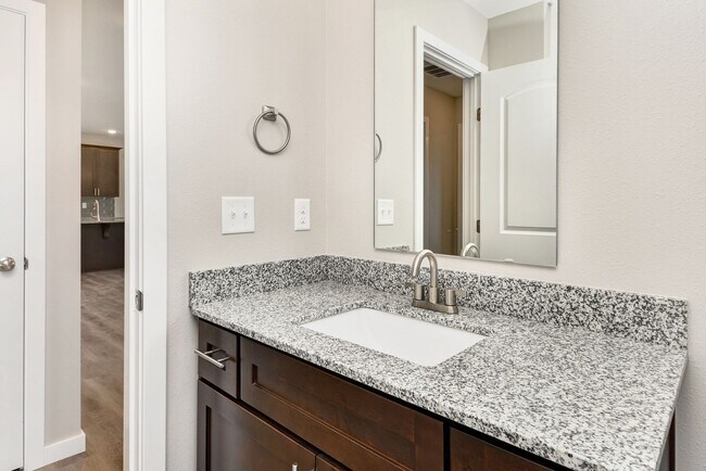 Building Photo - Great spacious home in Willard