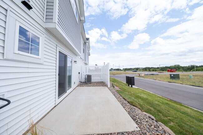 Building Photo - 15142 Archdale Ln