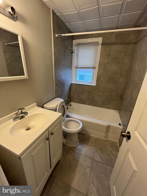 Building Photo - 5413 Belle Vista Ave