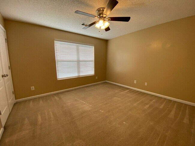 Building Photo - BRIDGEWATER HOME! PRE-LEASING FOR AUGUST 2026!