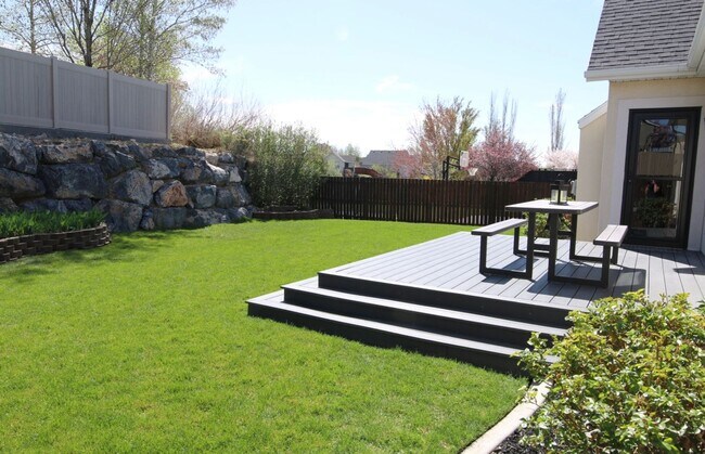 Building Photo - Lovely Home For Rent In Lehi, UT