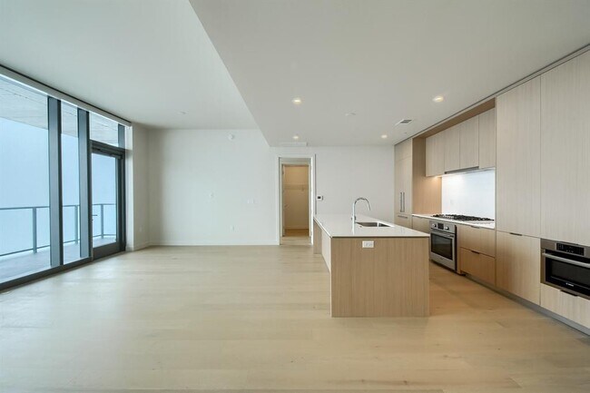 Building Photo - 44 East Ave