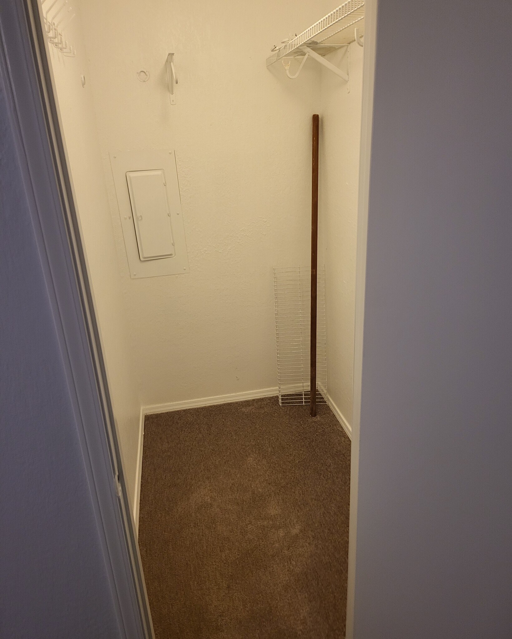 Building Photo - 2304 Balsam Dr