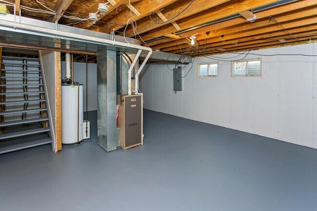Building Photo - DELHI TOWNSHIP-Cute updated 3 bedroom 2bath ranch in OHSD w/huge 2 car garage