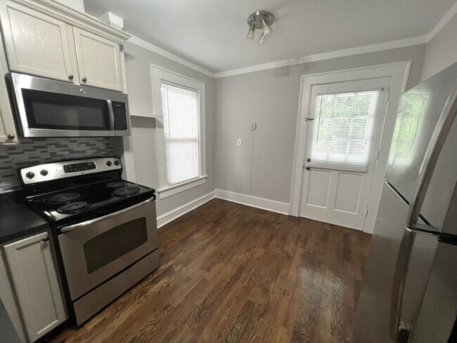 Building Photo - 1225 Euclid Ave NE