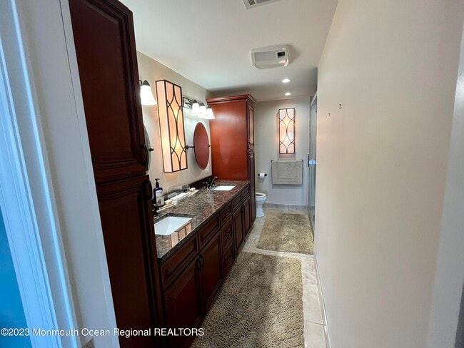 Building Photo - 525 Ocean Blvd