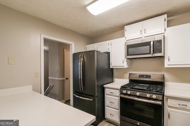 Building Photo - 80 Belmont Park Ln