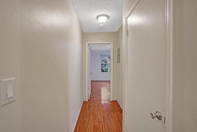 Building Photo - 2301 N Congress Ave