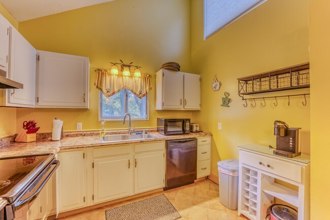 Building Photo - 28 Condo Rd