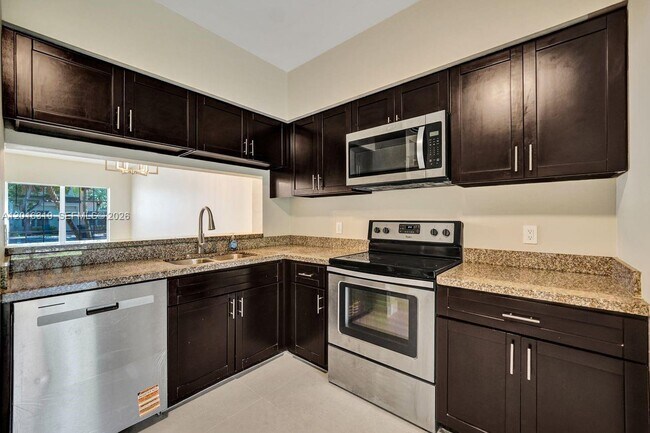 Building Photo - 43 Simonton Cir