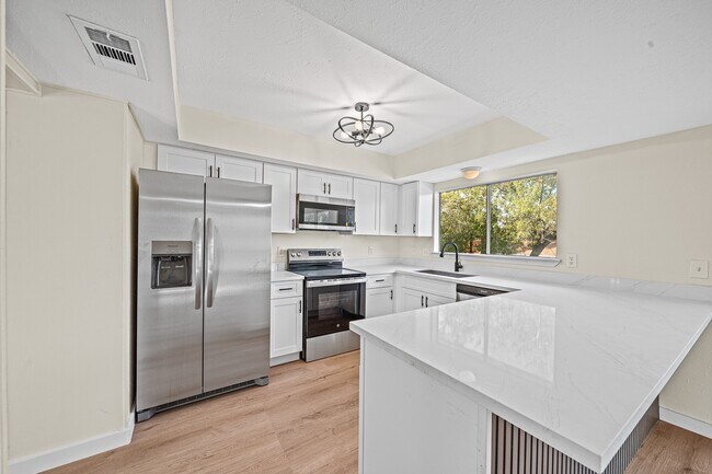 Building Photo - 18018 Autumn Trails Ln