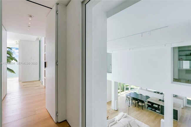 Building Photo - 440 S Mashta Dr