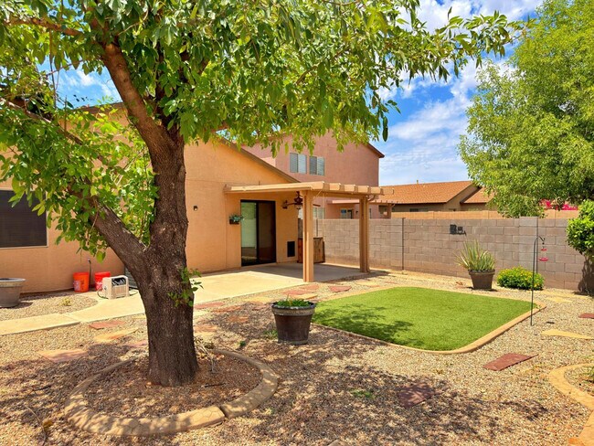 Building Photo - 30479 N Bareback Trail