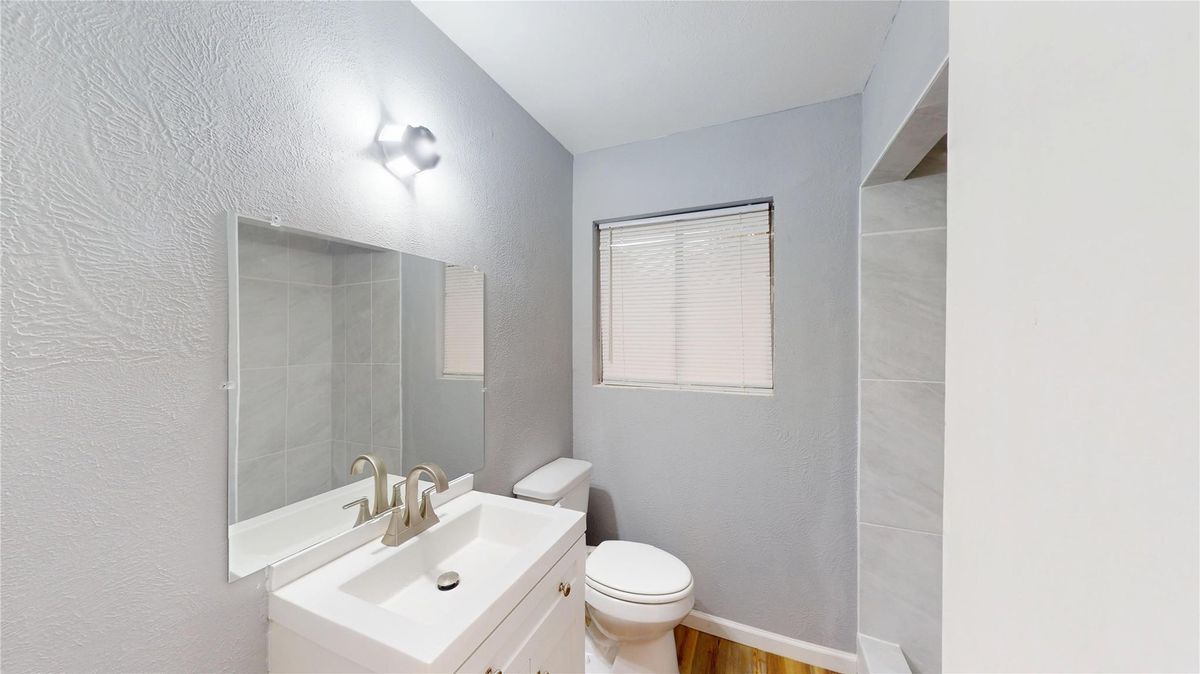 Building Photo - 5817 Sandra Dr