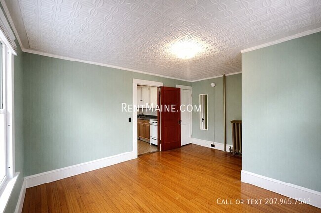 Building Photo - 148 Essex St