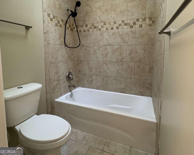 Building Photo - 108 Crestwood Ct