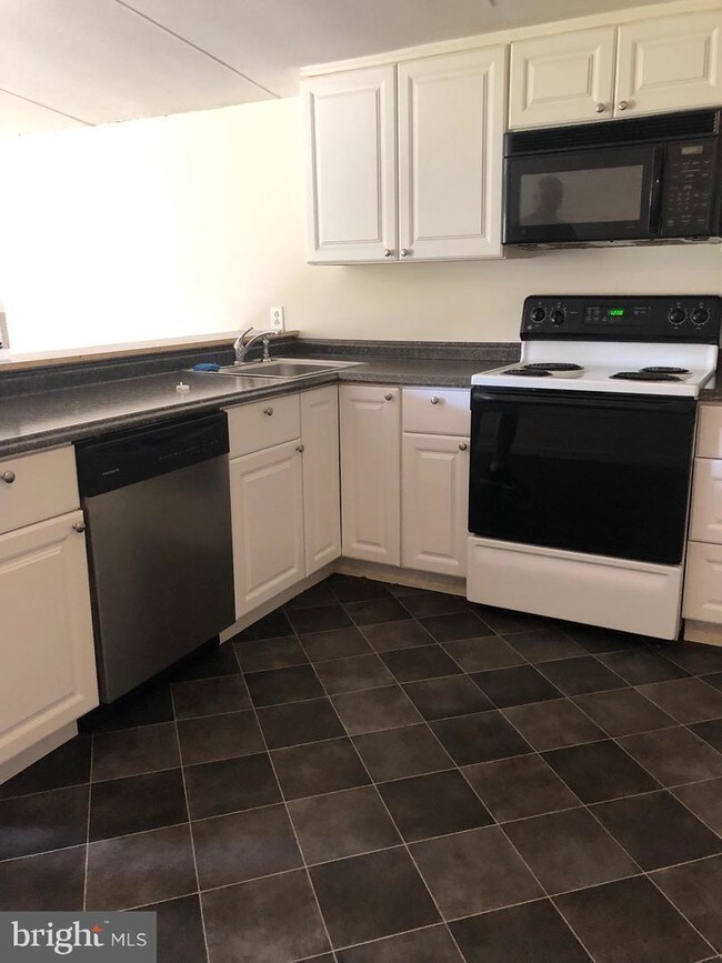 Building Photo - 2189 Downs Chapel Rd