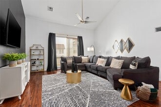 Building Photo - 2914 Commerce St