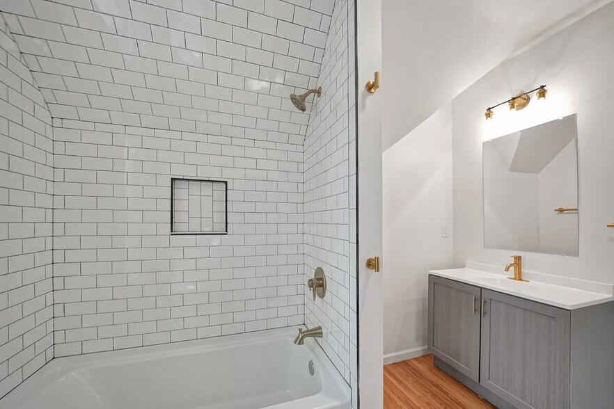 Building Photo - 3940 J St