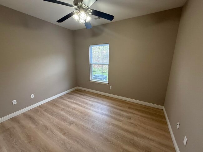 Building Photo - 7461 Arratt Ct