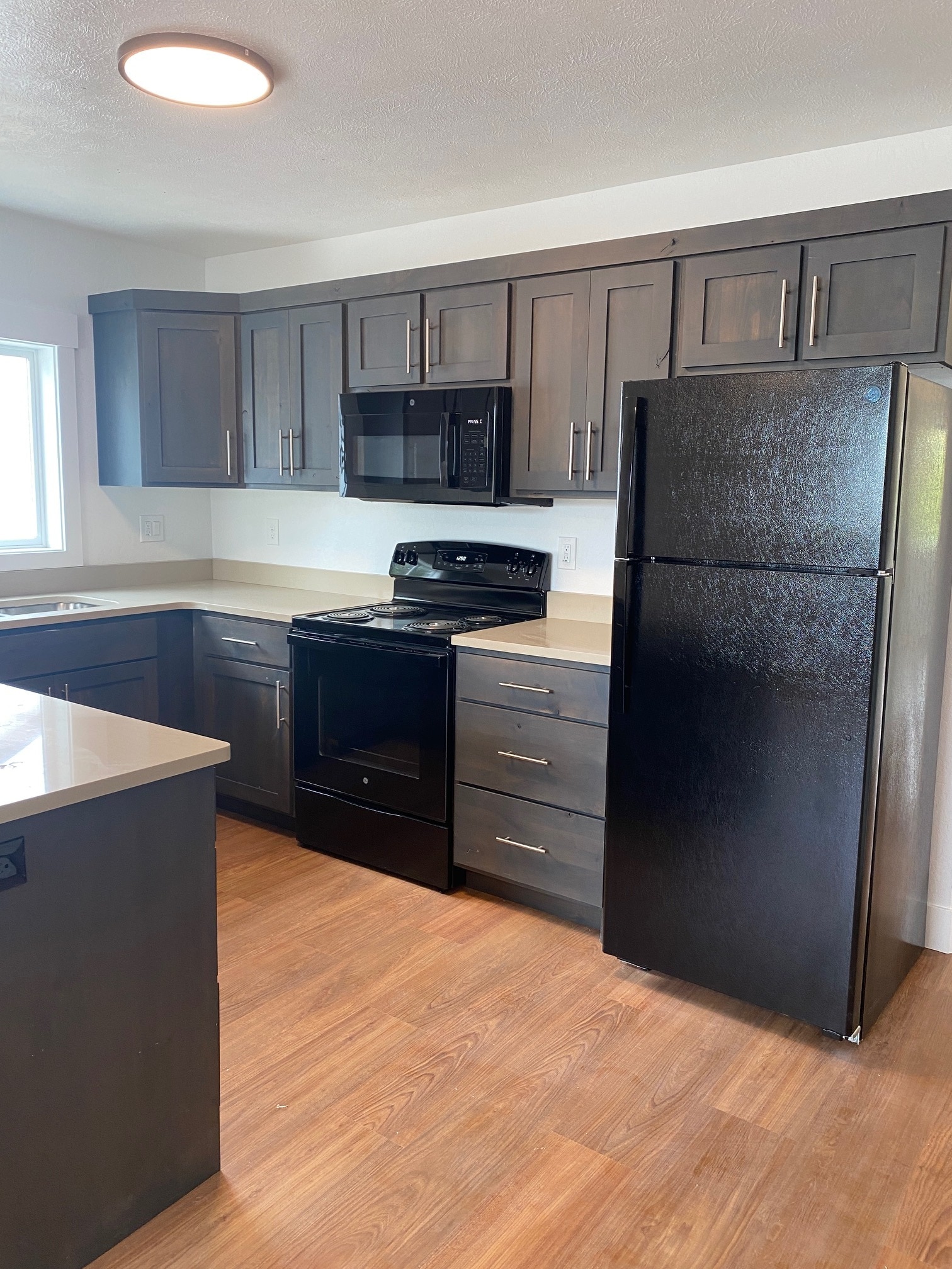 Building Photo - 640 Lincoln St