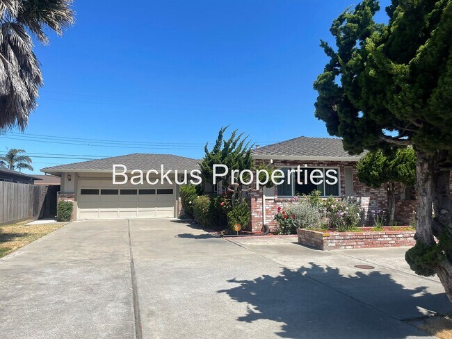 Primary Photo - 61 Natividad Rd