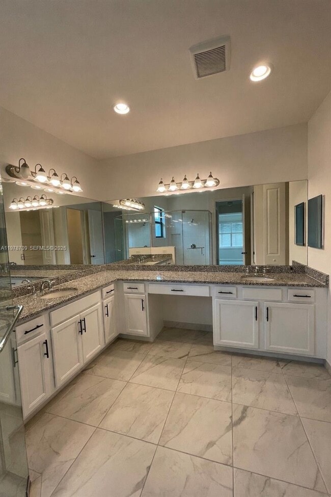 Building Photo - 10922 SW Meandering Mile Rd