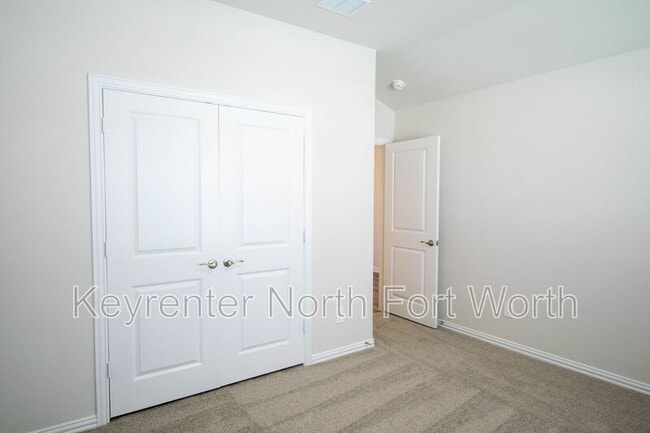 Building Photo - 2106 Dunbar Dr