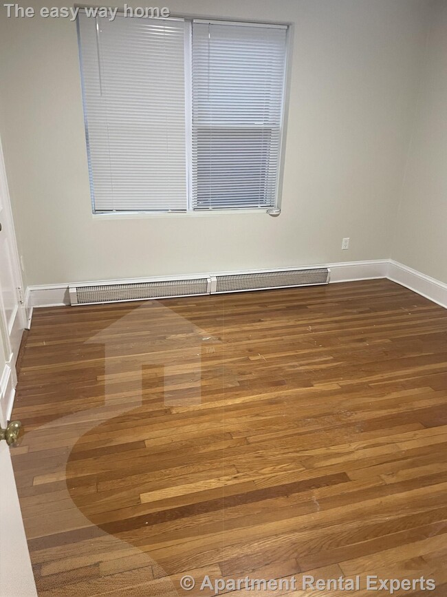 Building Photo - 402 Highland Ave