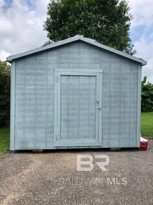 Building Photo - 210 Swallow Cir