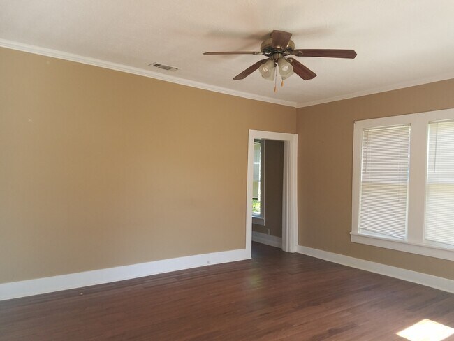 Building Photo - TWO BEDROOMS IN SOUTH ABILENE