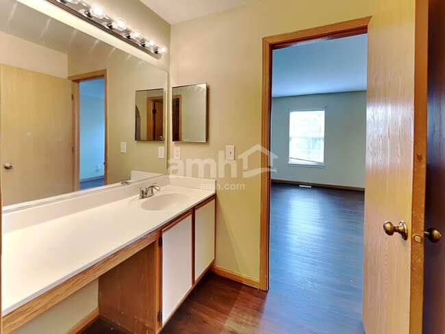 Building Photo - 14017 Emerald Ct