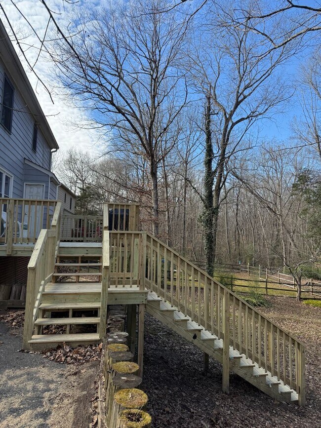 Building Photo - 3 bed 2 bath Cape Cod in Great Neighborhood!