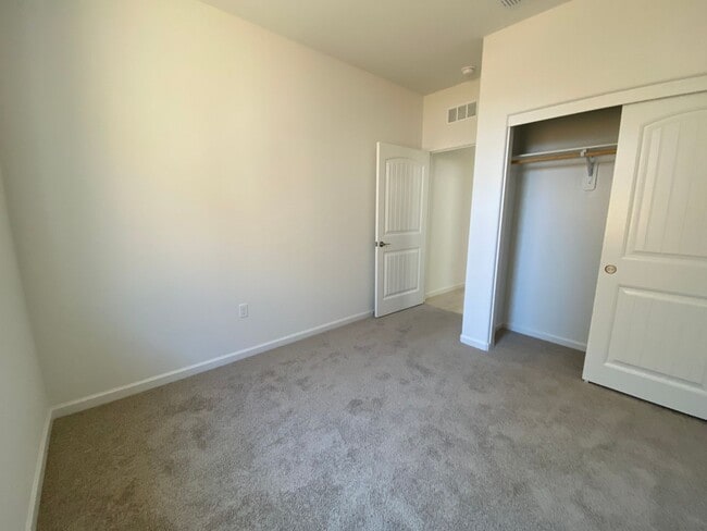 Building Photo - Spacious 4-Bedroom New Build in Prime Nort...