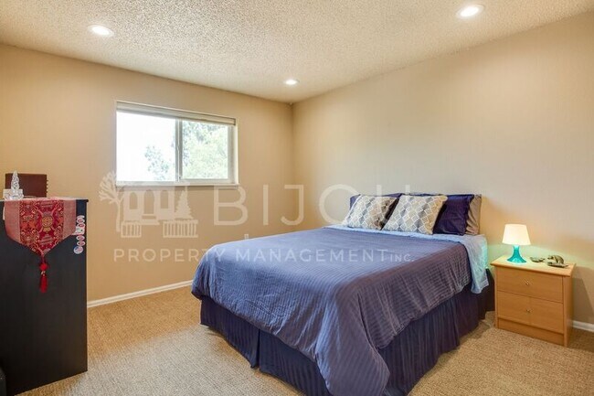 Building Photo - 355 Waco Ct