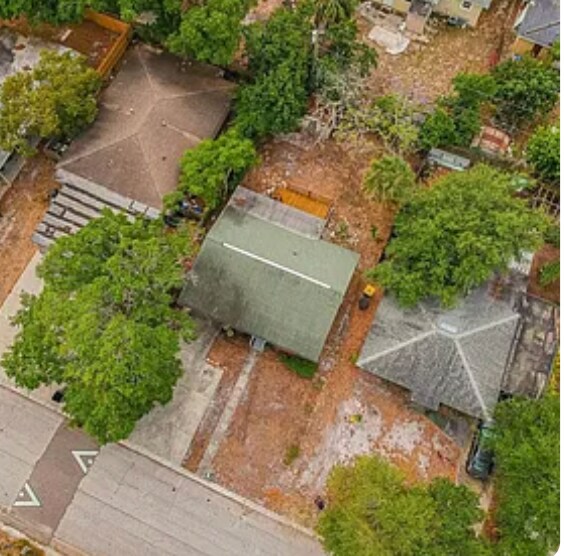 Building Photo - 1471 Park St