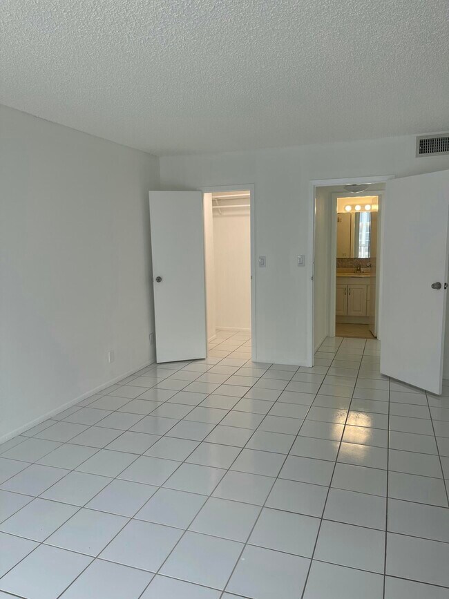 Building Photo - 801 Three Islands Boulevard