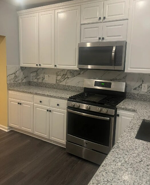 Primary Photo - 2 Bedroom Plus Den 2.5 Bathrooms