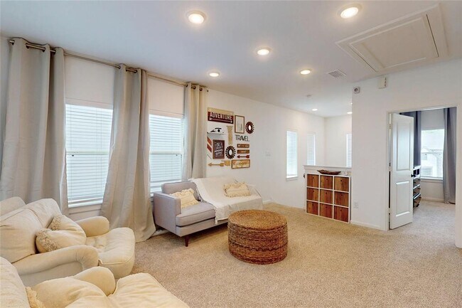 Building Photo - 1542 Park Path Dr