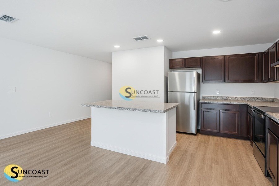 Building Photo - 7625 Mailes Ct