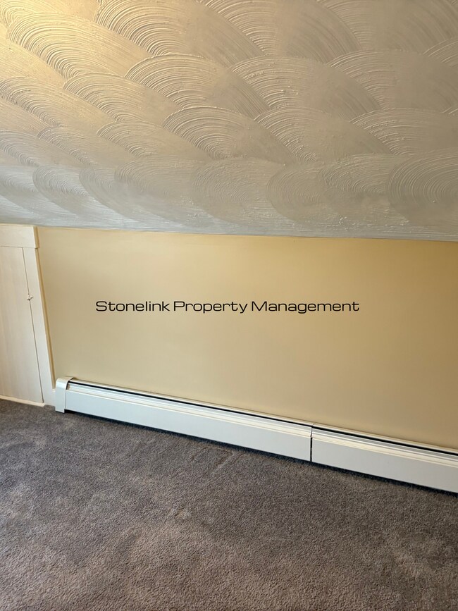 Building Photo - 37 Congregational St