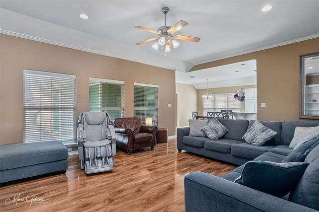 Building Photo - 3303 Colonial Dr