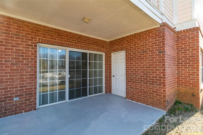Building Photo - 9047 Meadow Vista Rd